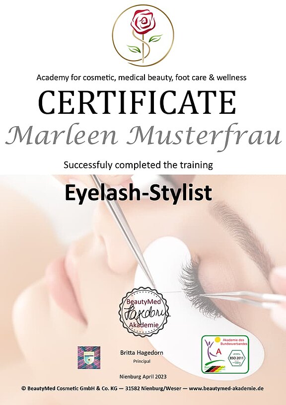 Musterfrau_Marleen_Certificate_Wimpern-Stylistin_optimiert.jpg 